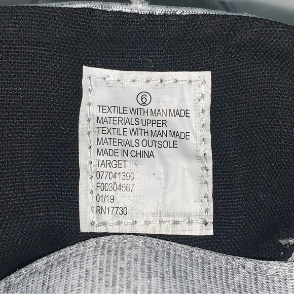 Girl’s 6 / Women’s 7.5 CAT & JACK Heather Gray / Black Slip On Fashion Sneakers - Picture 8 of 14